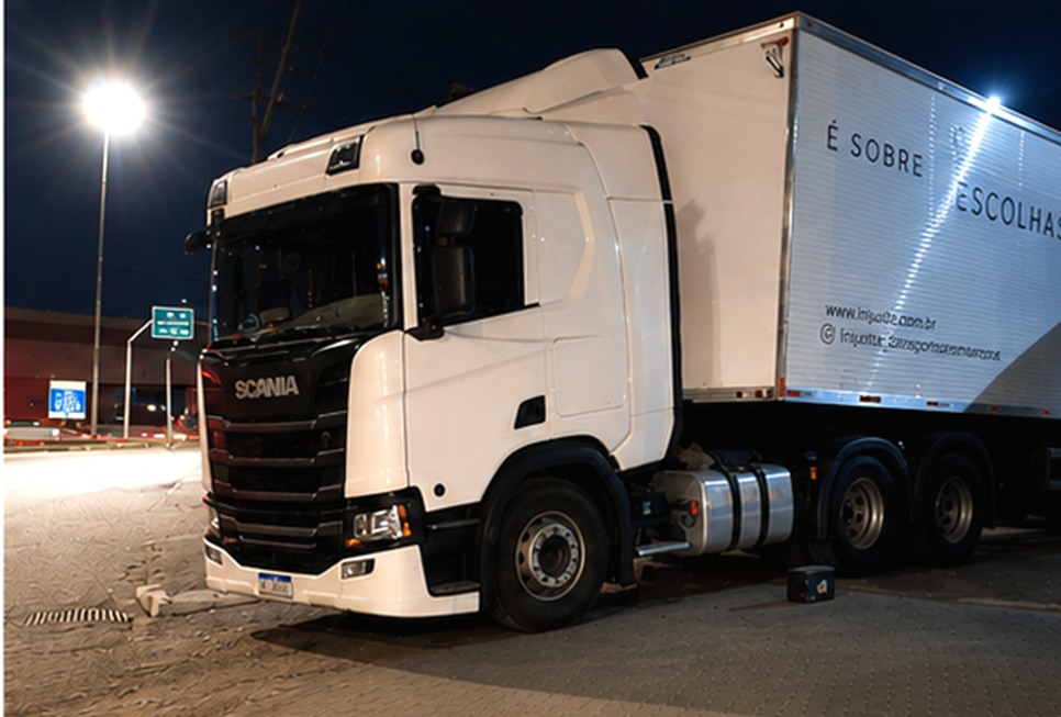 Caminhão Scania atendido pela MM Romeiro Car